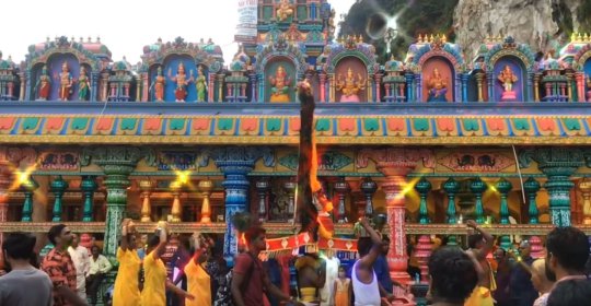 Thaipusam in Singapur, Malaysia und Teilen Indiens Thaipusam in Singapur, Malaysia und Teilen Indiens